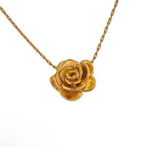Gorgeous 18k Gold Plated Delicate Roses Necklace